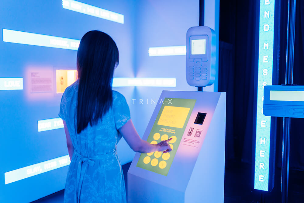 trinax-interactive-space-design-off-on-exhibition-national-museum-singapore-2022-photobooth-kiosk-social-wall-marketing-games