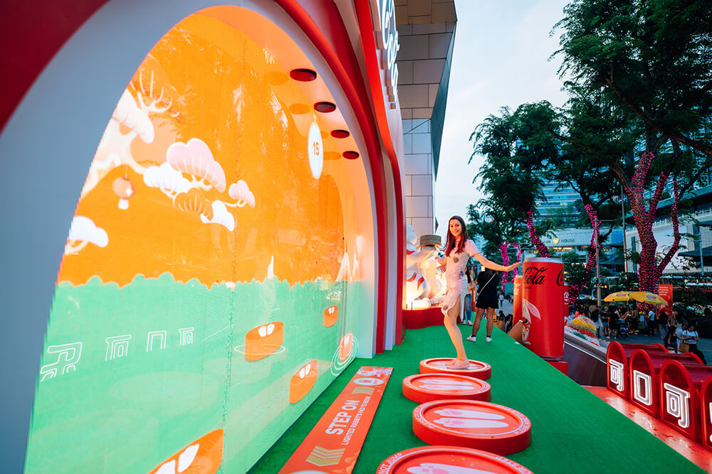 trinax-creative-interactive-technology-chinese-new-year-brand-activation-coca-cola-dancing-game-smart-redemption-machine-24