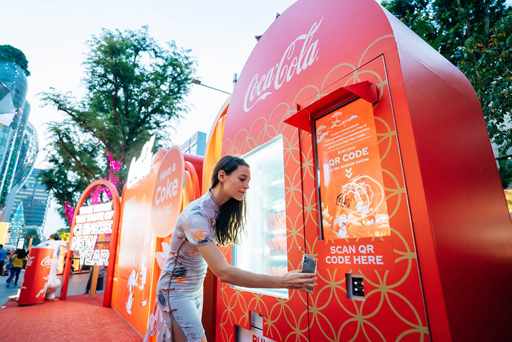 trinax-creative-interactive-technology-chinese-new-year-brand-activation-coca-cola-dancing-game-smart-redemption-machine-33